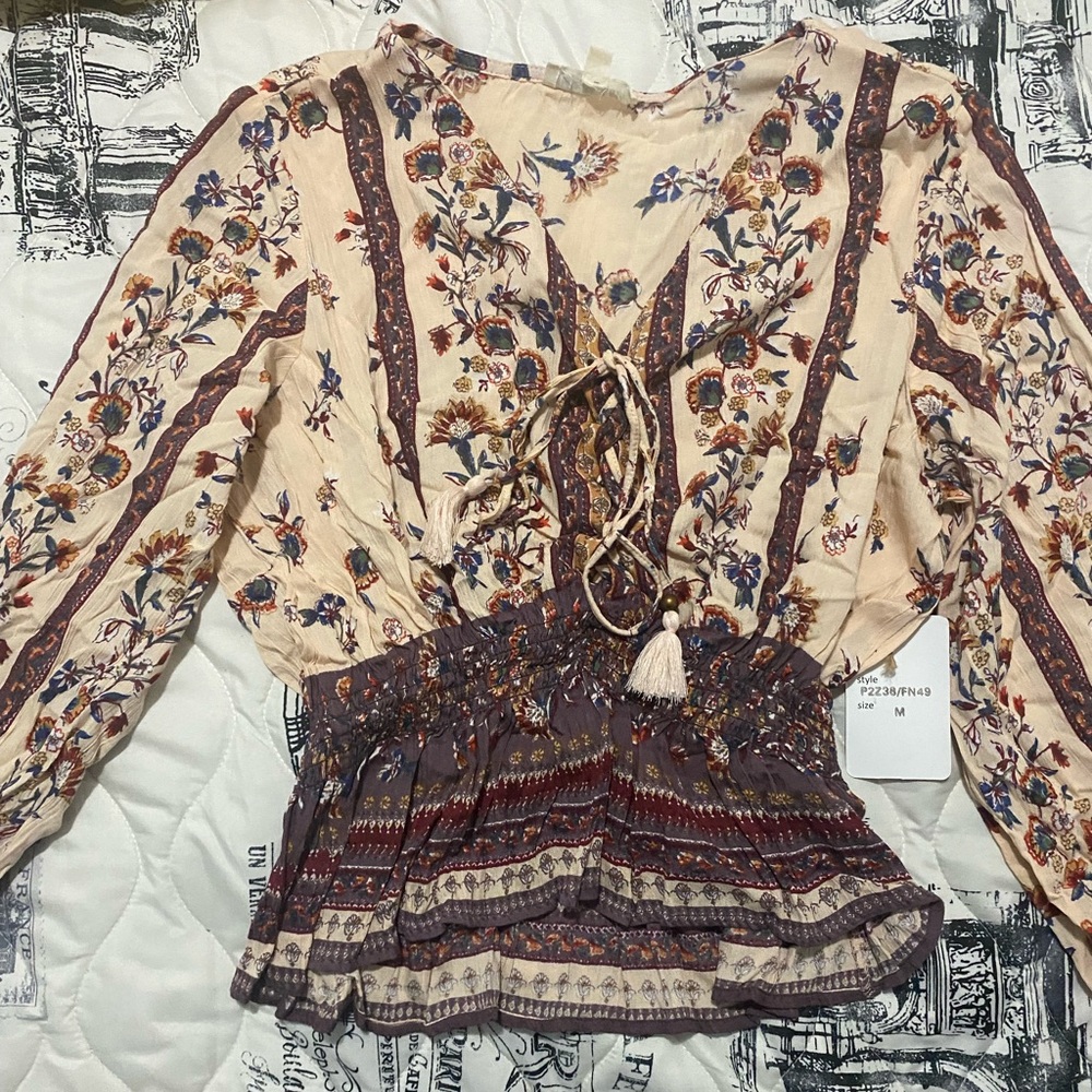 Junior blouse size M.